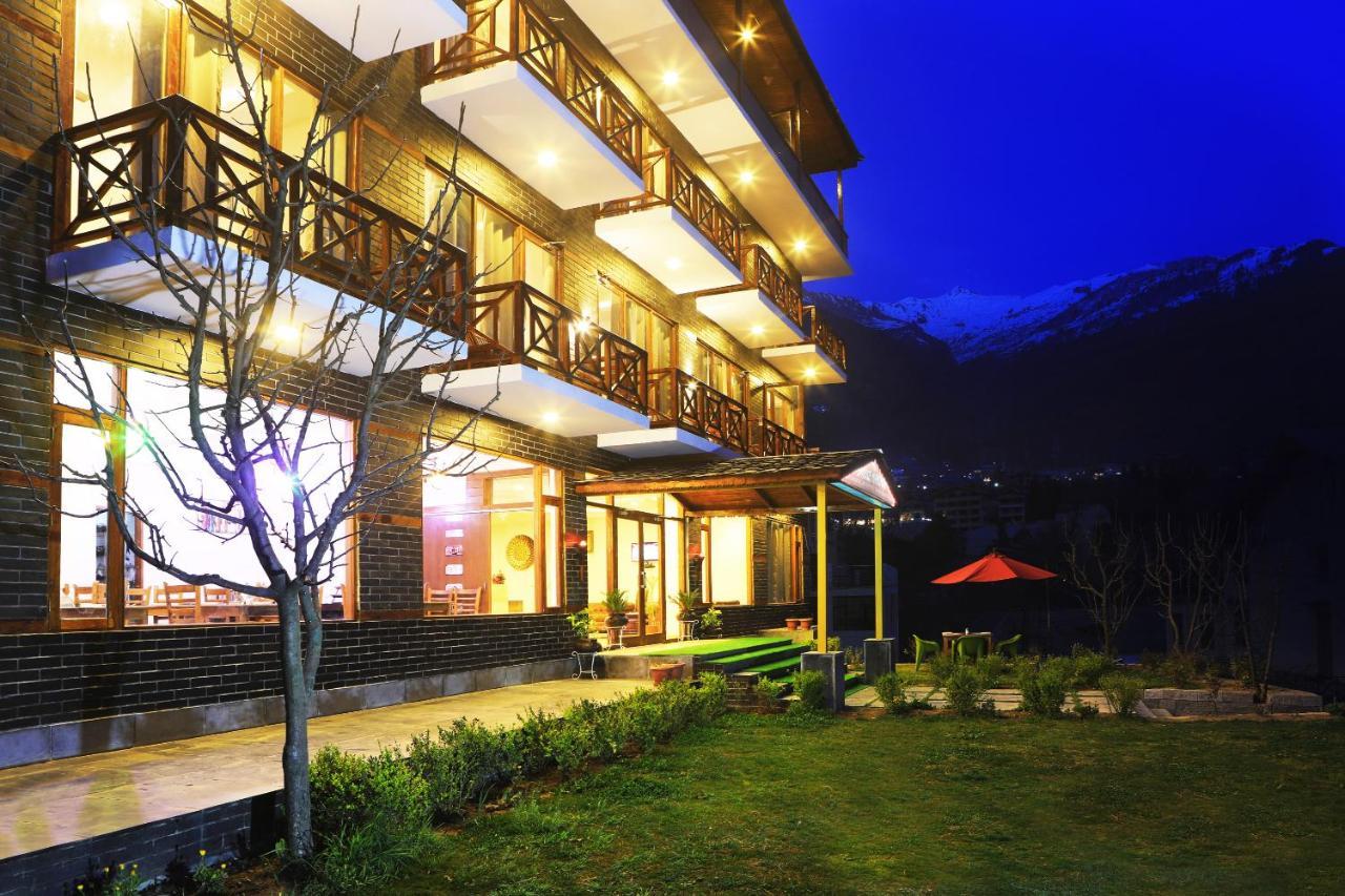 The Spruce Mansion Hotell Manāli Exteriör bild