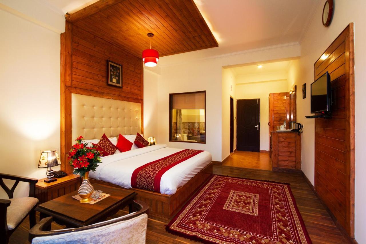 The Spruce Mansion Hotell Manāli Exteriör bild