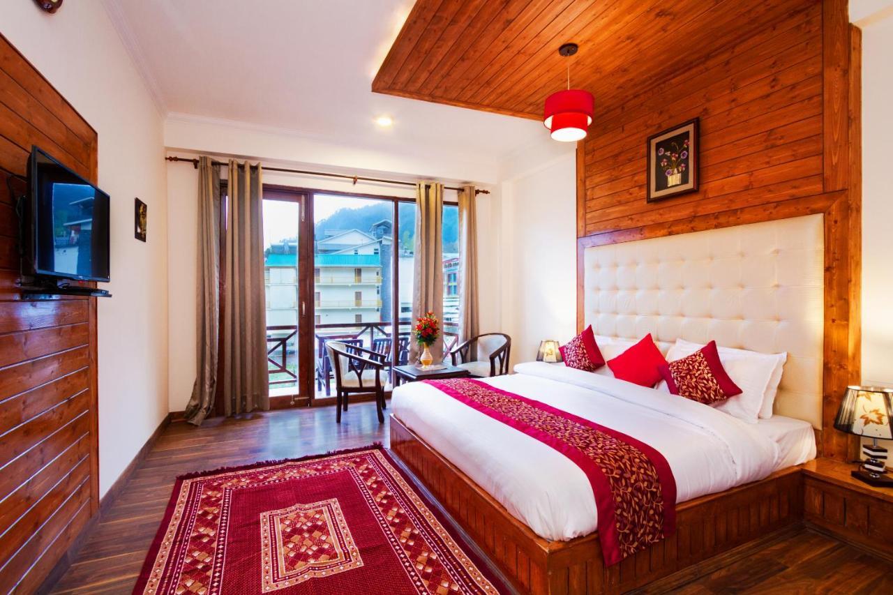 The Spruce Mansion Hotell Manāli Exteriör bild