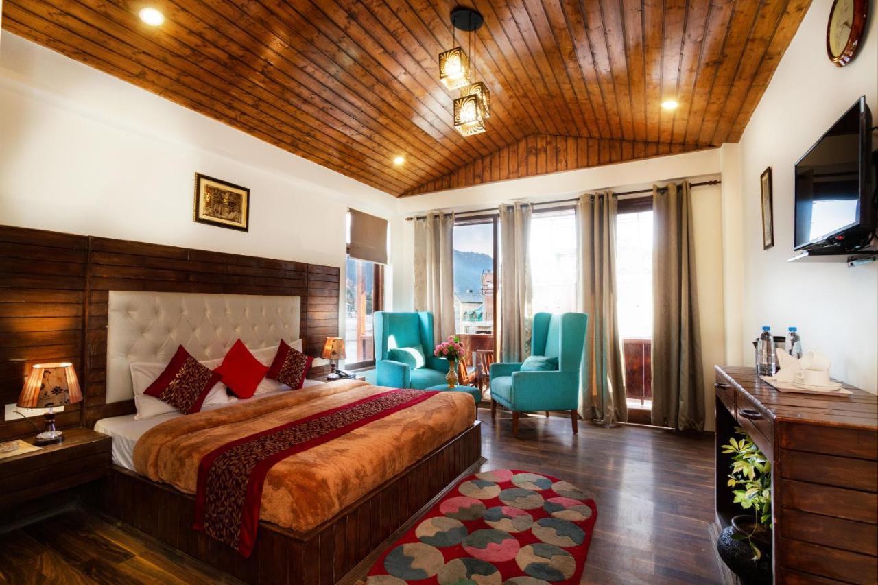 The Spruce Mansion Hotell Manāli Exteriör bild