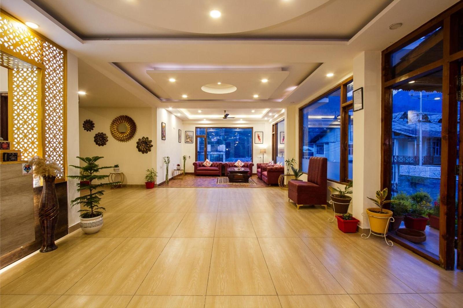 The Spruce Mansion Hotell Manāli Exteriör bild