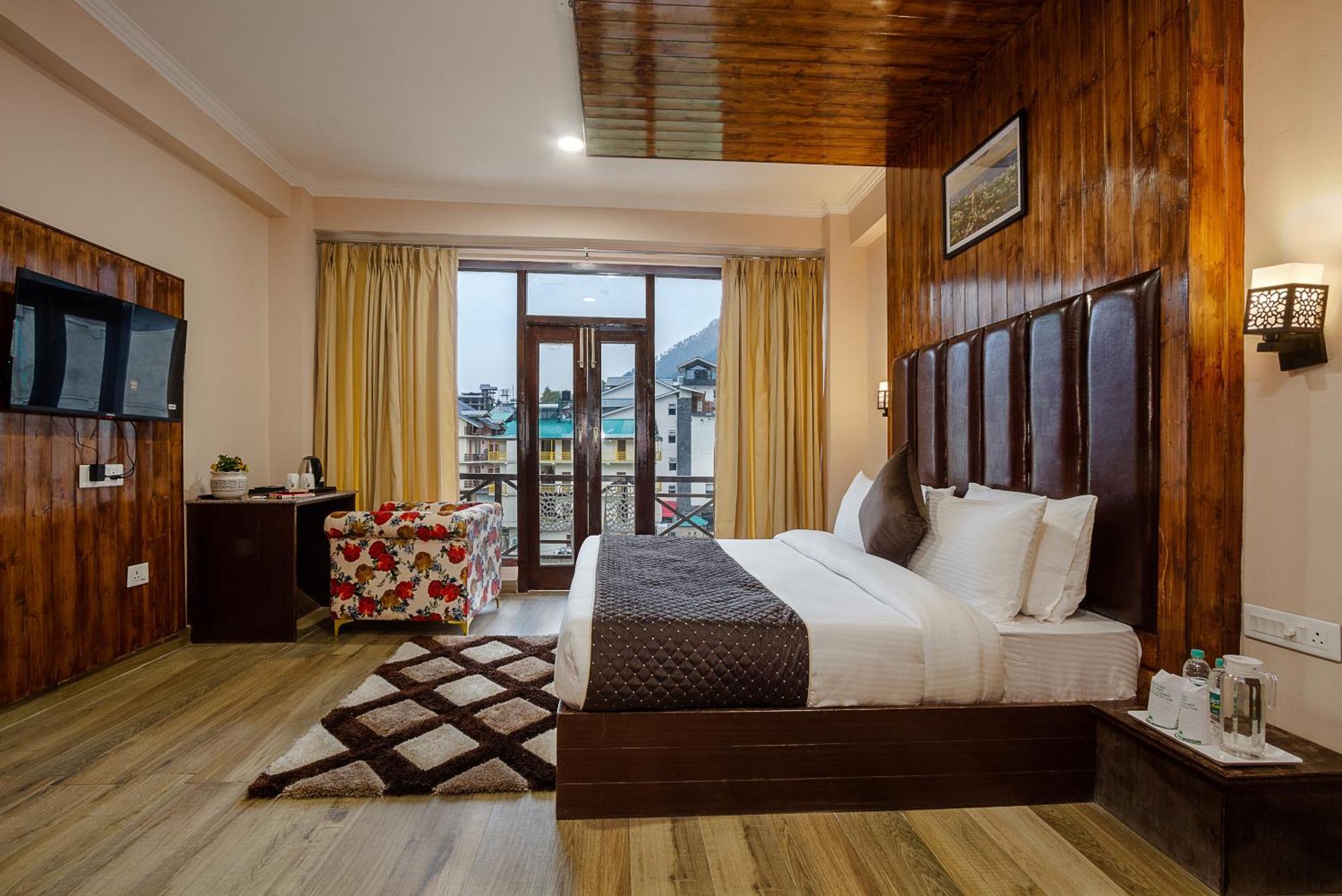 The Spruce Mansion Hotell Manāli Exteriör bild