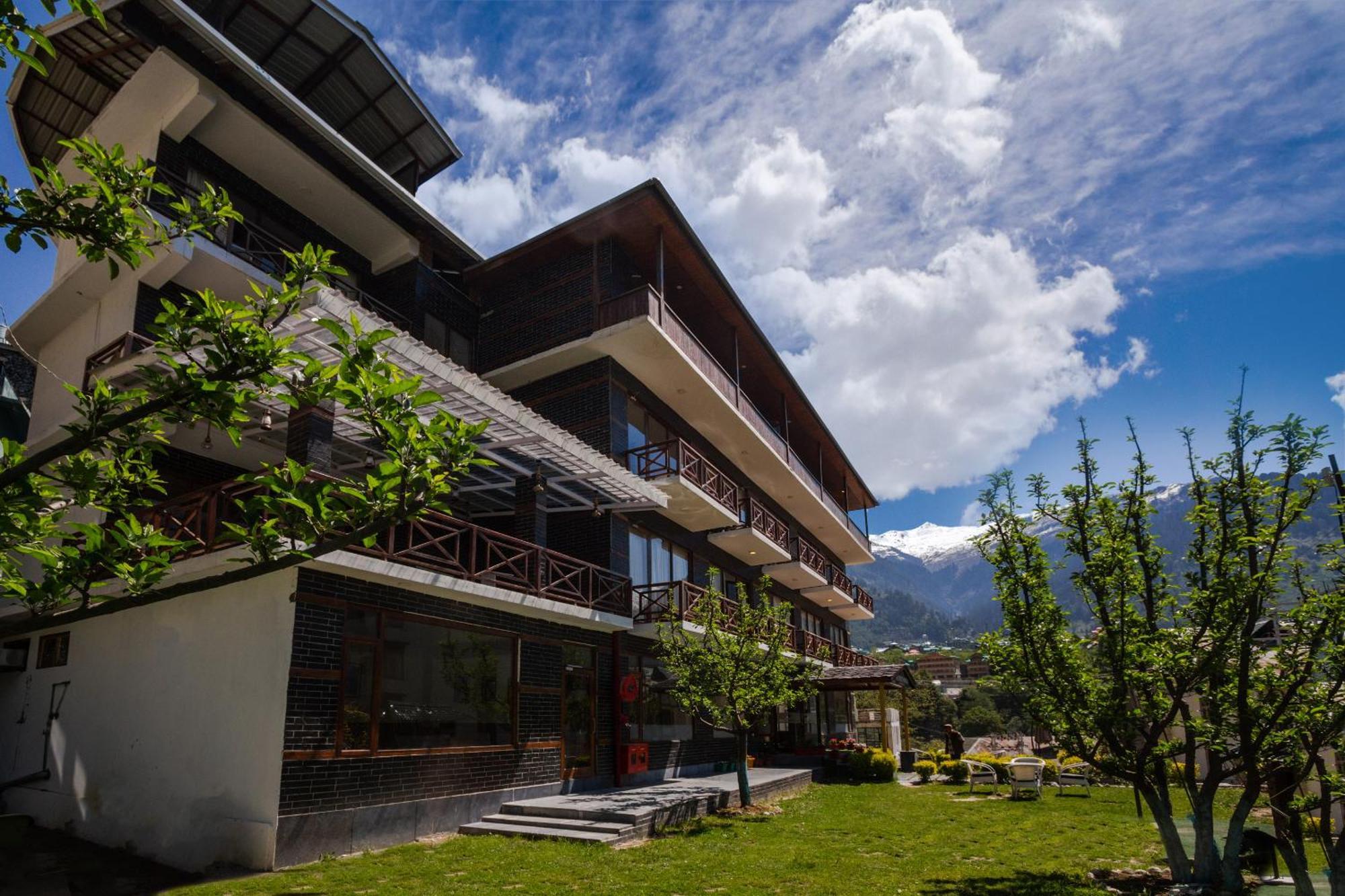 The Spruce Mansion Hotell Manāli Exteriör bild